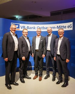 Vorstand der VR-Bank und Geschäftsführer der CB Bank